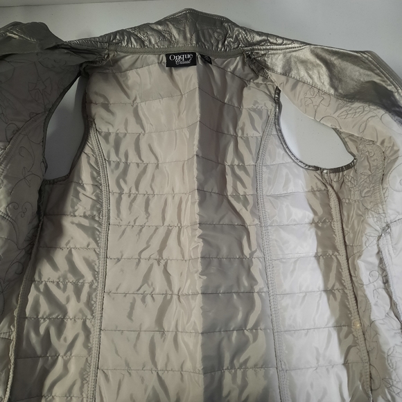 Onque Casual Vest Womens Medium Silver Faux Leather Sleeveless Zip Front - Picture 5 of 7